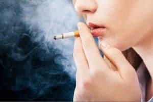 6 ways smoking can damage your vision 5e95b05d935ac